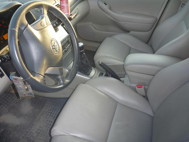 Toyta Avensis 2.2 D-CAT prestige navi/salon Polska/prywatny