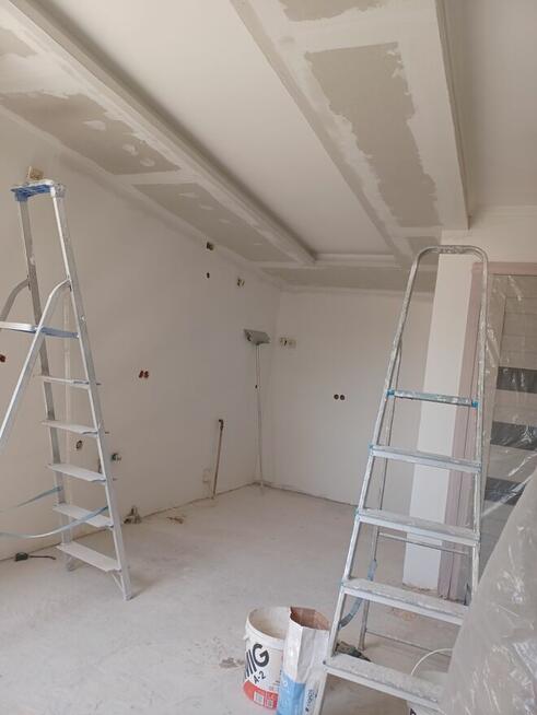 REMONTY MIESZKAŃ DOMÓW