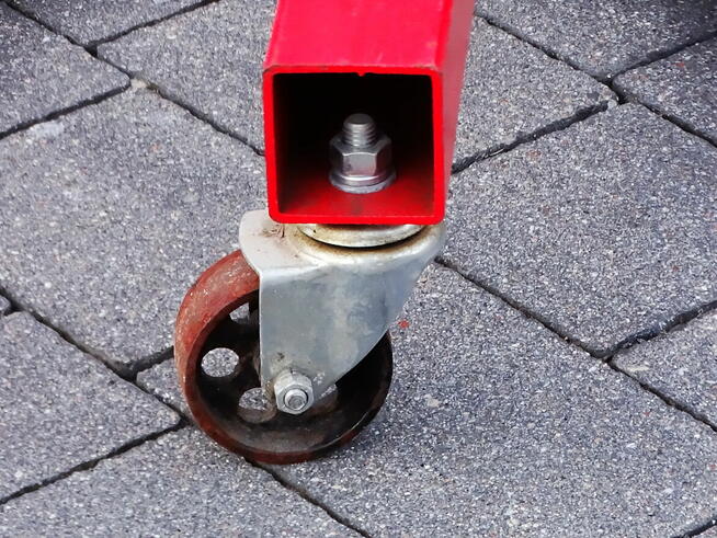 Motorowy stojak warsztatowy wózek do montażu silnika skrzyni