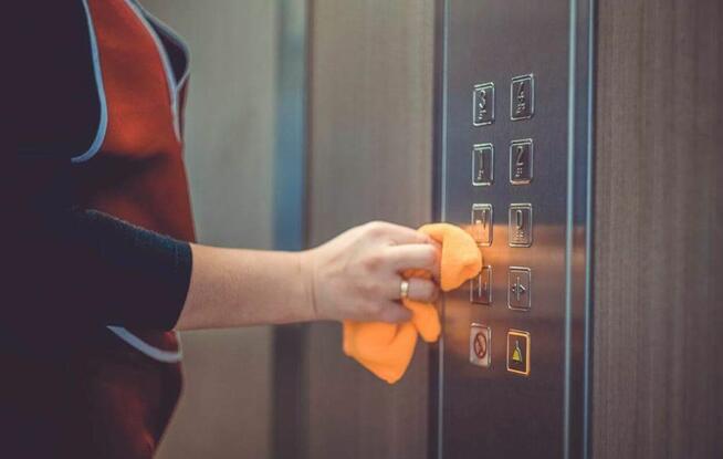 Sprzątanie domów, mieszkań