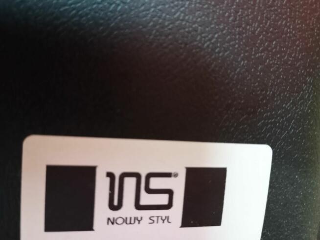 Fotel biurowy czarny fotele biurowe Nowy Styl Bravo