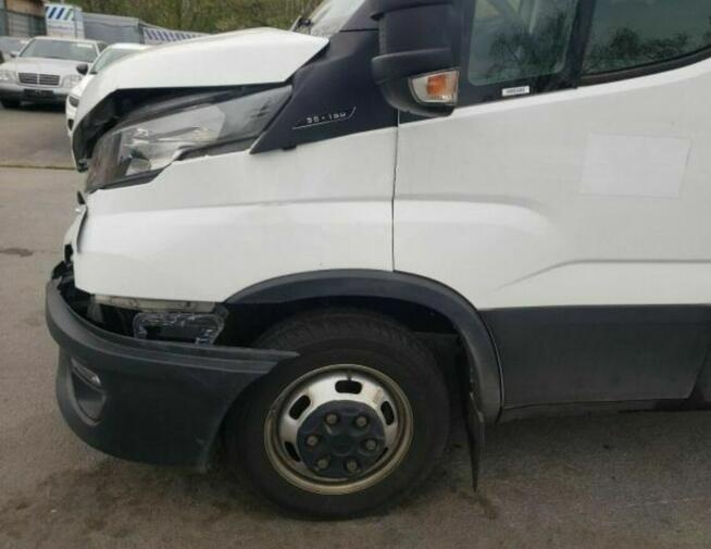 Iveco Daily 35C16 Kontener z windą