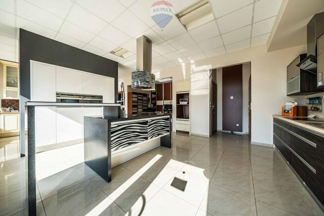 Góra/Tarnowo Podgórne/Lokal/parking/witryny