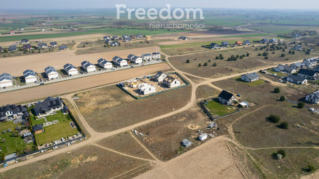 Działka budowlana - Skowarcz