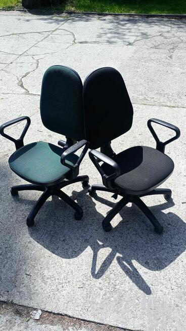 Fotel biurowy czarny fotele biurowe Nowy Styl Bravo