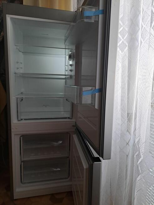 Sprzedam lodówkę Indesit