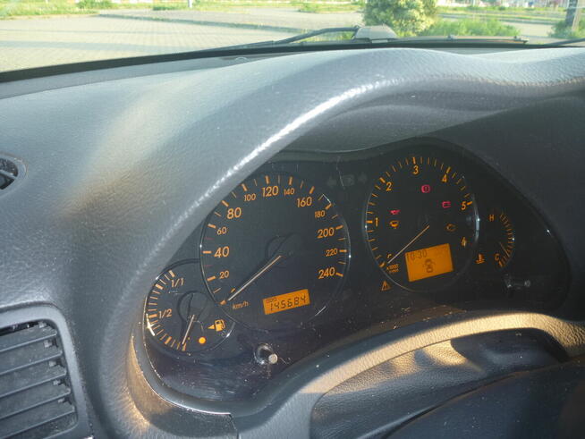 Toyta Avensis 2.2 D-CAT prestige navi/salon Polska/prywatny