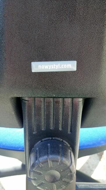 Fotel biurowy czarny fotele biurowe Nowy Styl Bravo