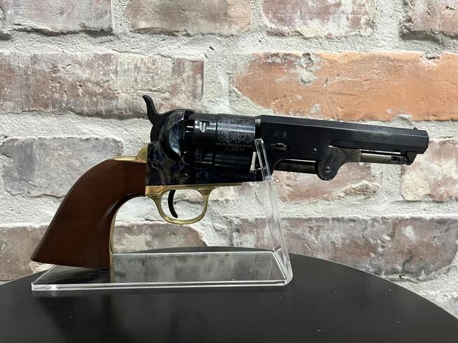 Rewolwer czarnoprochowy 1851 Colt Navy Yank 4,87 YAS44