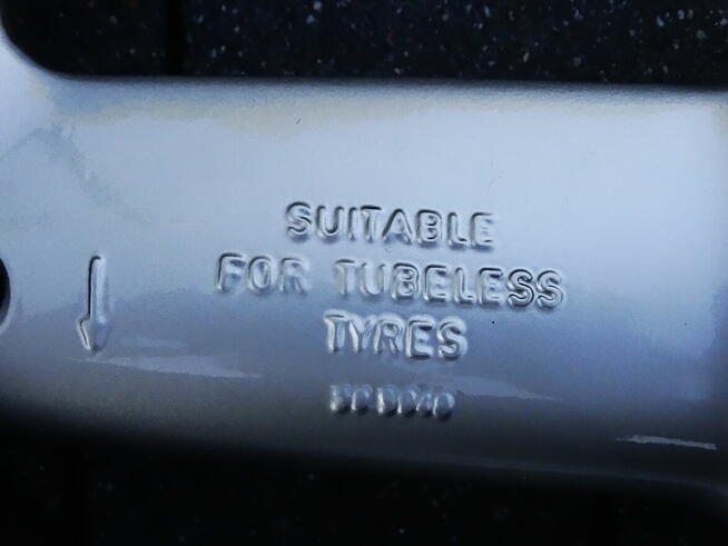 Koło triumph 17 x MT3.50 felga aluminiowa + opona