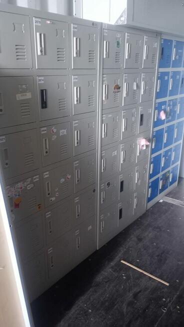Szafa metalowa BHP 18 skrytkowa szara niebieska szafy szkoła