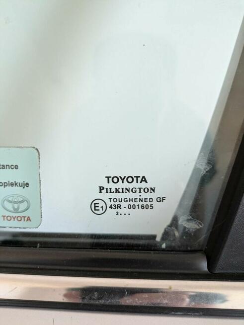 CZĘŚCI lub całe drzwi Toyota Avensis kombi T27 lift srebrne