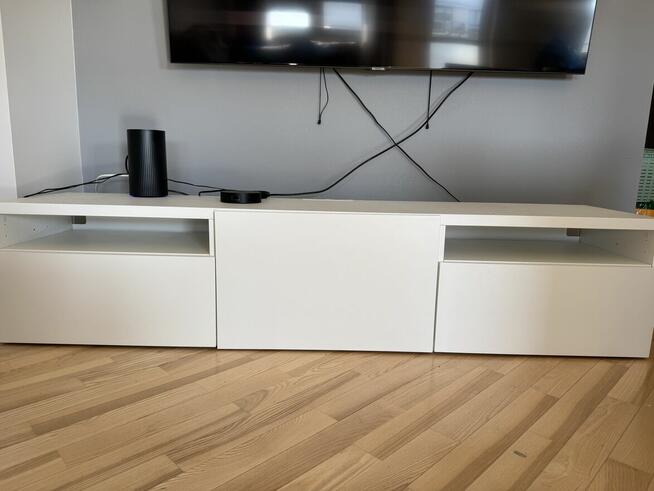 Sprzedam tanio łóżko, szafkę pod TV i żelazko