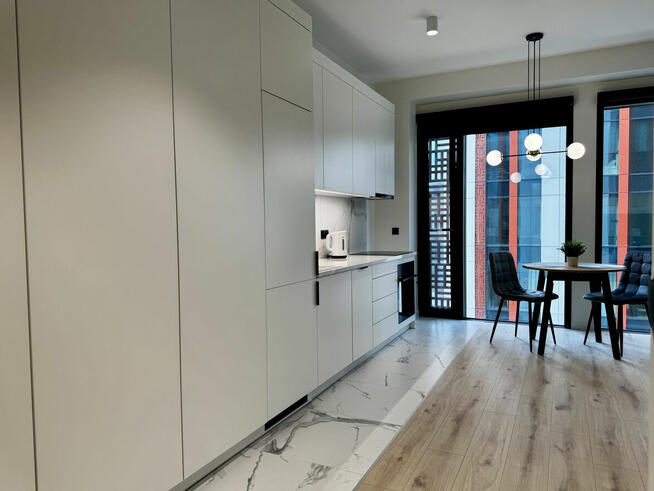 Apartament przy rondzie Daszyńskiego - Skyliner (Wola)