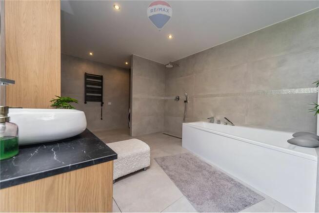 Nowoczesny dom blisko lasu w Tarnowskich Górach