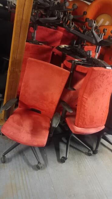 Fotel biurowy Profim czerwony fotele biurowe