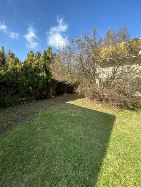 Dom jednorodzinny w Centrum – przestrzeń, zieleń i komfort!