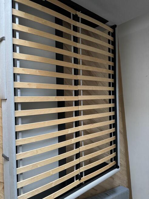 Sprzedam tanio łóżko, szafkę pod TV i żelazko