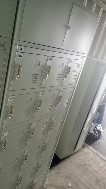 Szafa metalowa BHP szara skrytkowa z nadstawką szafy skrytko