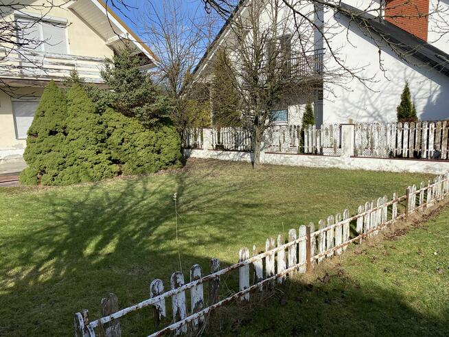 Dom jednorodzinny w Centrum – przestrzeń, zieleń i komfort!