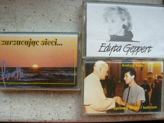 Edyta Geppert, Irena Santor oraz religijne kasety magnetofono