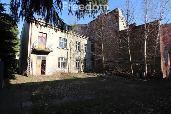 Kamienica w Starym Mieście z działką 722 m2.