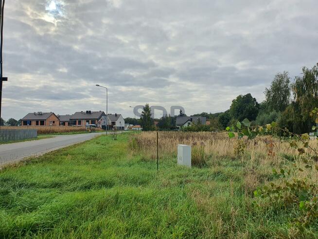 Działka budowlana Krzyżowice gm. Kobierzyce, Główna