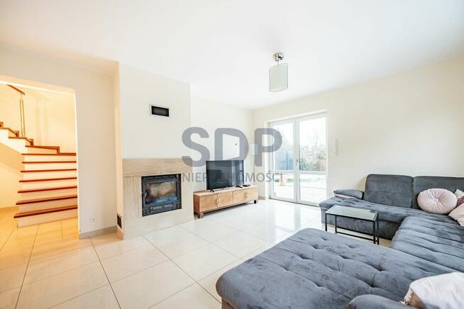 Dom Brzezina gm. Miękinia, Dębowa