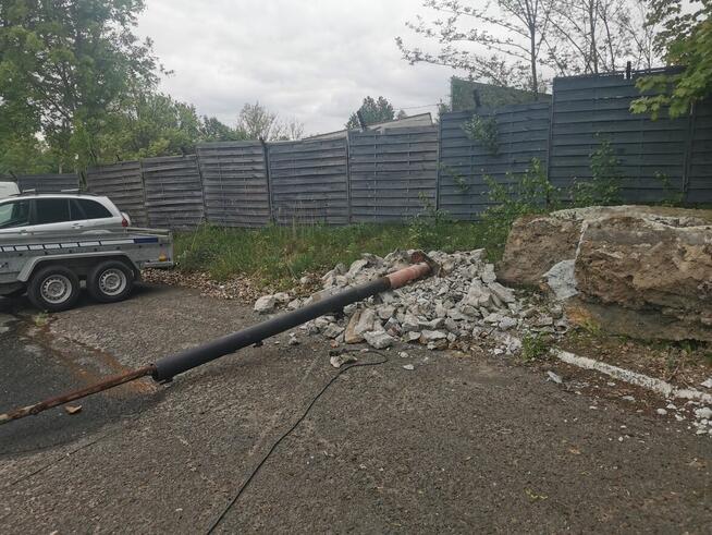 Oddam gruz i gruz z ziemią