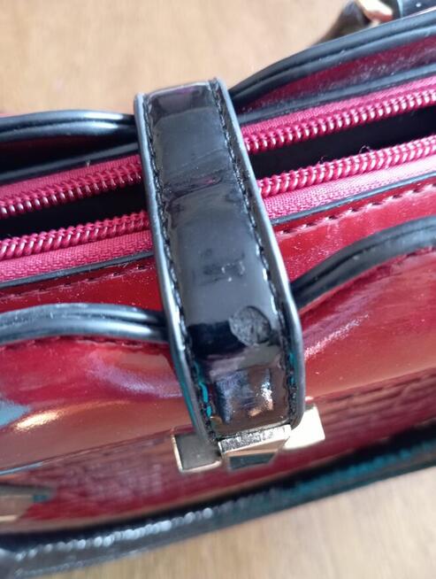 Torebka do ręki lub na ramię z paskiem stan prawie idealny