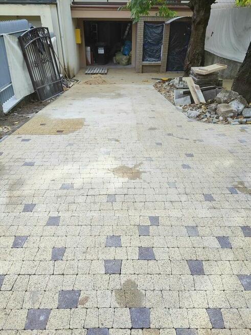 Układanie kostki brukowej