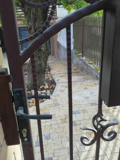 Układanie kostki brukowej