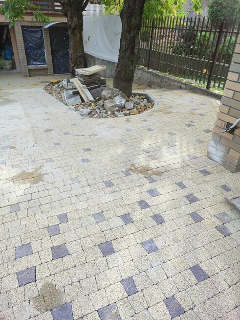 Układanie kostki brukowej