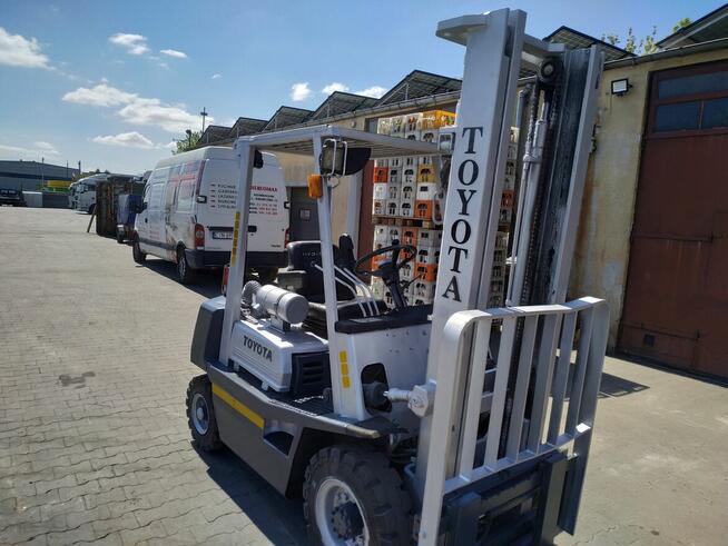 wózek widłowy Toyota 2,5 3m diesel