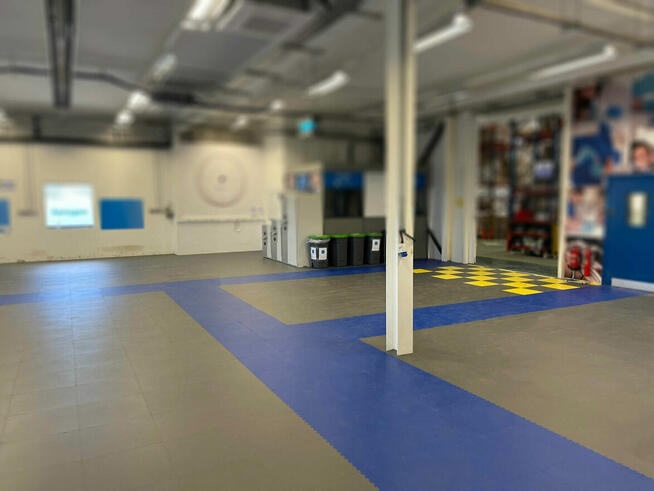 Specjalistyczne podłogi od A do Z – sprzedaż i profesjonalny