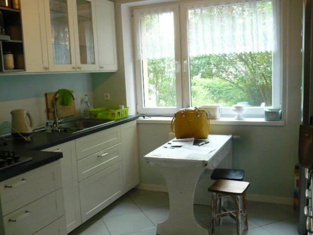 3-niezależne, przestronne pokoje, doskonała lokalizacja.