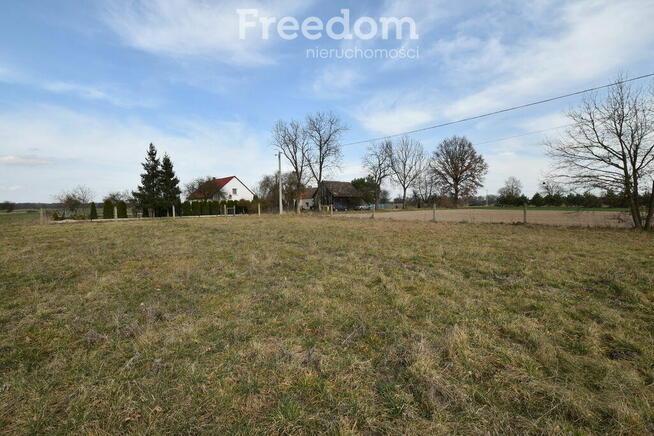 Sielska działka budowlana w Stobrawskim Parku K.
