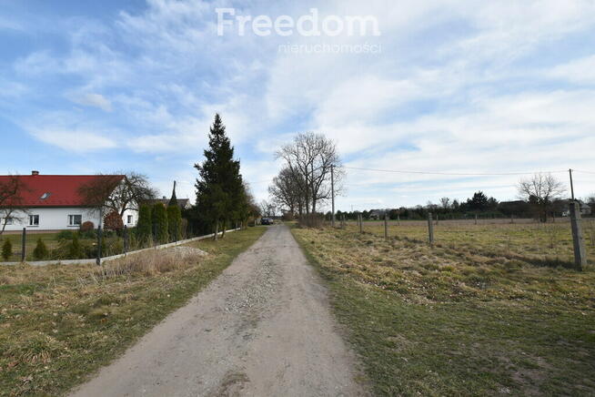 Sielska działka budowlana w Stobrawskim Parku K.