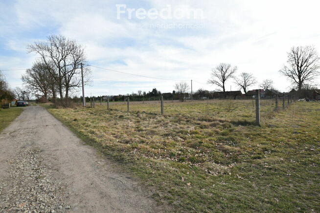 Sielska działka budowlana w Stobrawskim Parku K.