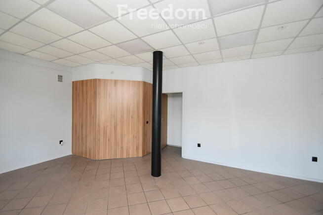 Lokal na parterze z przy głównej ulicy