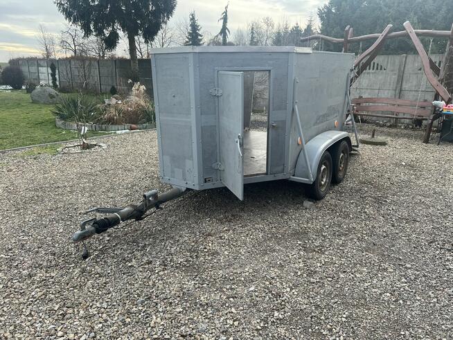 Przyczepka pancerna z dokumentami