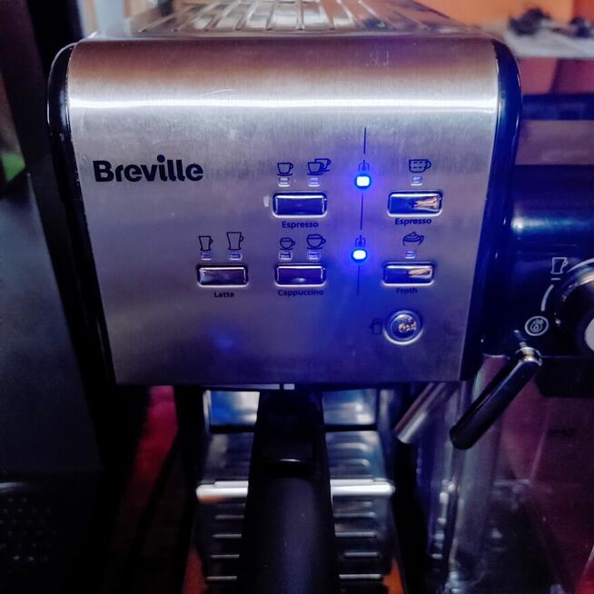 Kolbowy ekspres ciśnieniowy Breville Prima Latte II