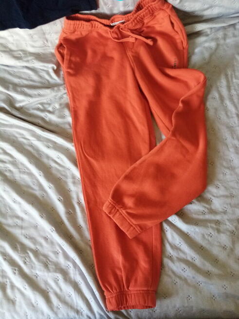 Ubrania dziecięce sprzedaż tanio Konin