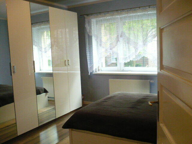 3-niezależne, przestronne pokoje, doskonała lokalizacja.