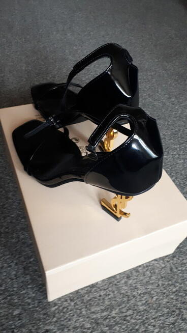 Nowe szpilki lakierowane czarne Ysl roz,38