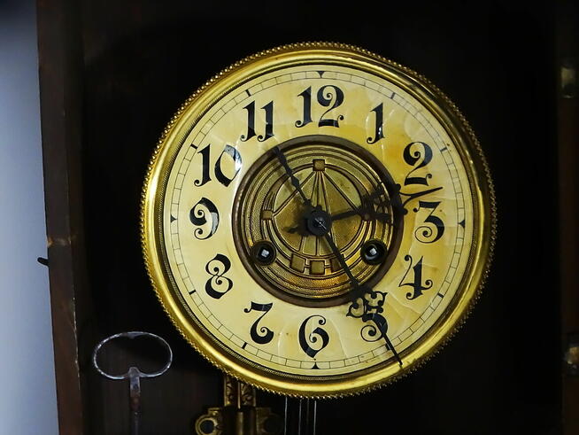 Stary Drewniany Ścienny Wiszący Zegar z gongiem tzw. Ślązak