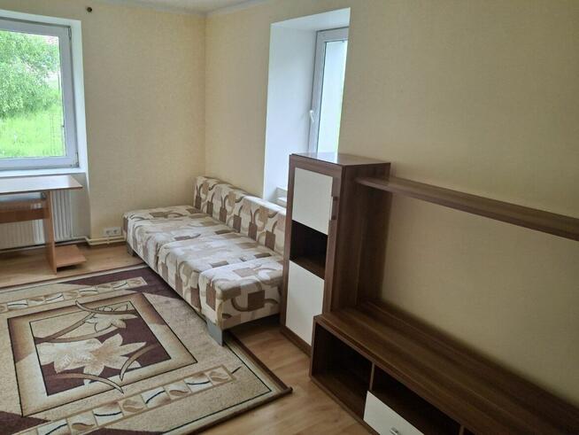 Wynajmę mieszkanie 2 pokojowe na wiosce za 1590 zł.