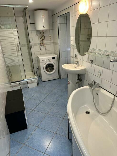 Wynajmę mieszkanie 2 pokojowe na wiosce za 1590 zł.