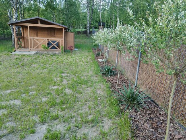 Sprzedam działkę budowlaną z domkiem