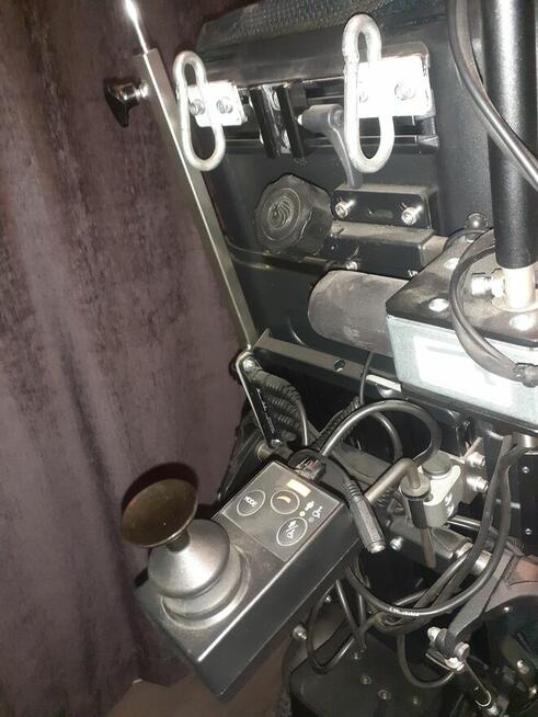 Elektryczny wózek inwalidzki marki Permobil M 300